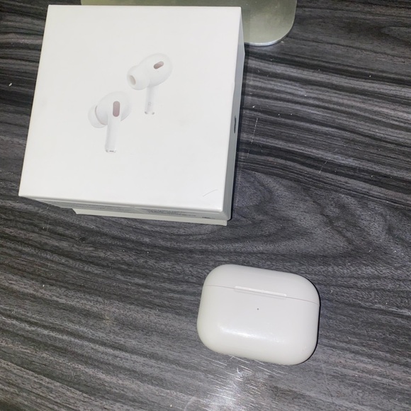 COPY - AirPod pros 2nd gen perfect condition - Picture 2 of 2